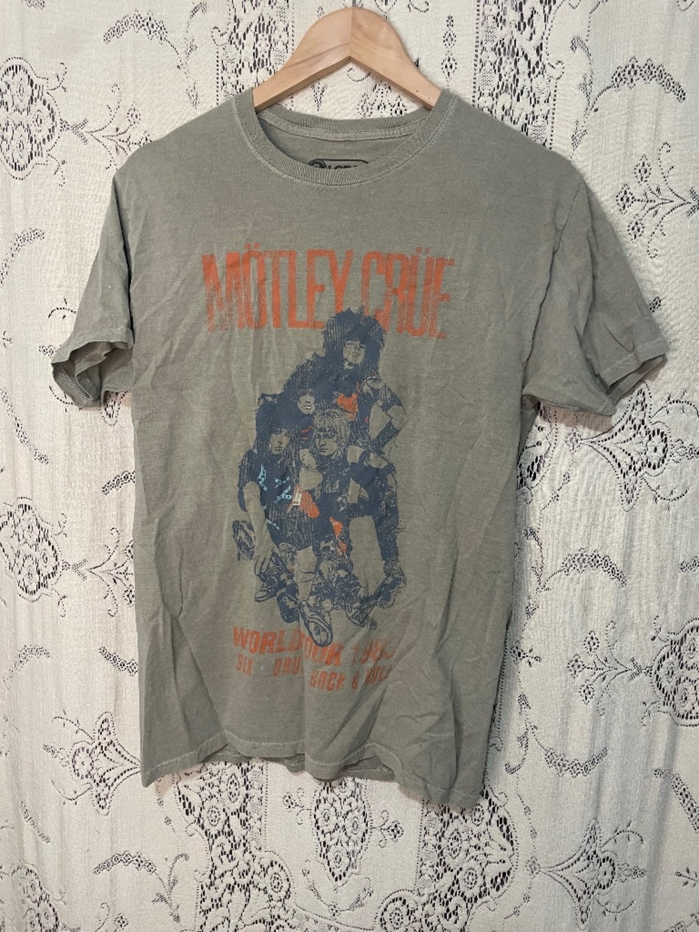 Mötley Crüe World Tour vintage-style 1983 tour